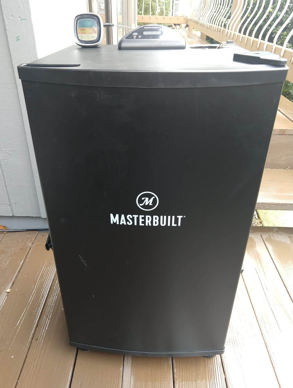 the electric smoker that i use