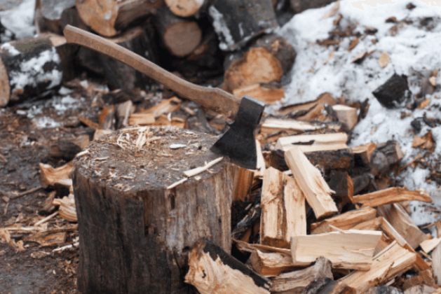 The Ultimate Guide to Smoking with Maple Wood